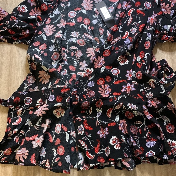 NWT Banana Republic Floral Print Peplum Wrap Top Size XS black red - Picture 4 of 10